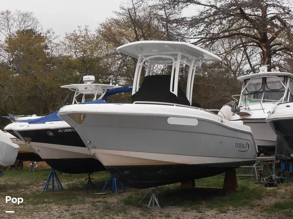 2020 Robalo r222 cc