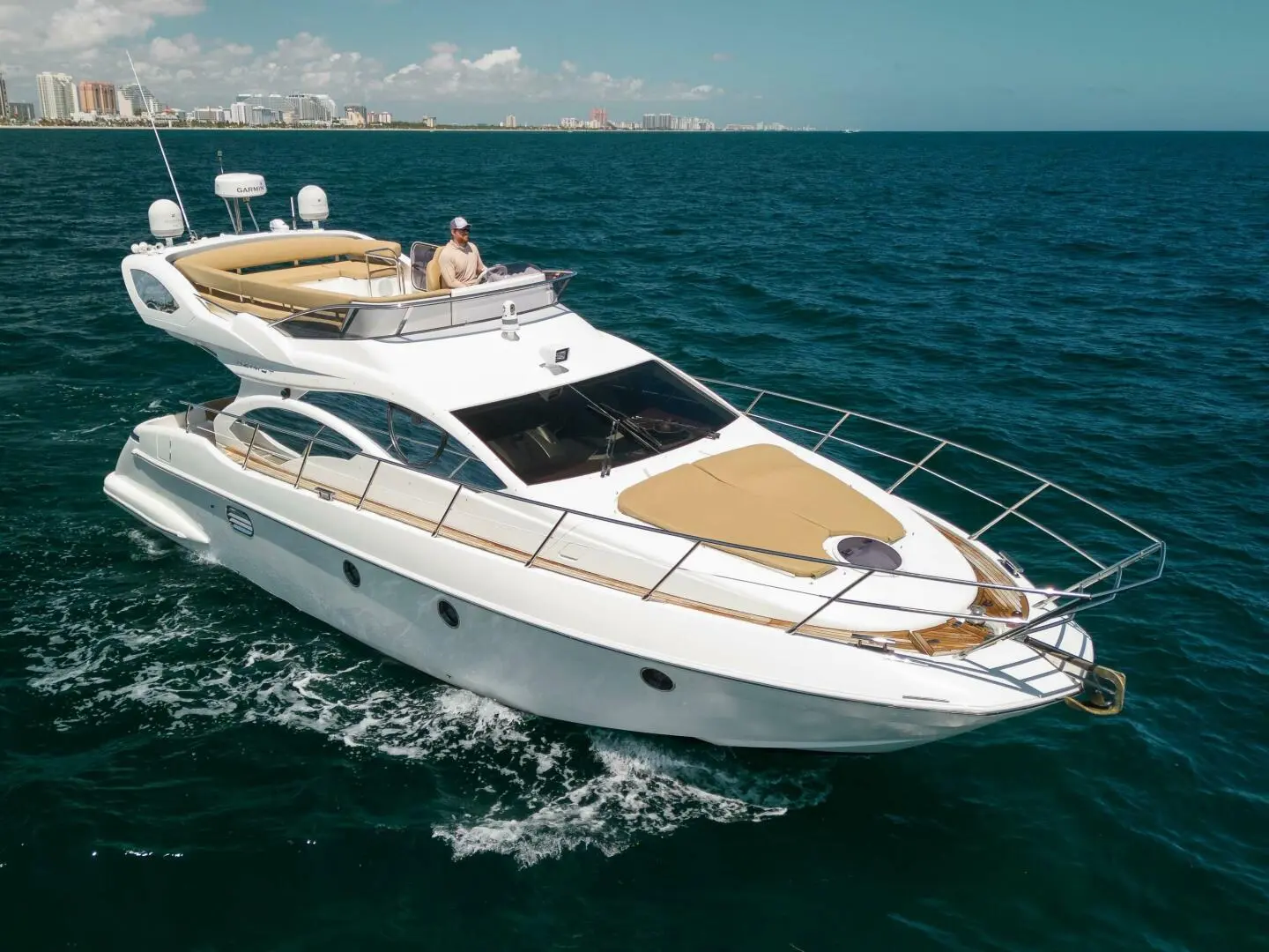 2009 Azimut flybridge