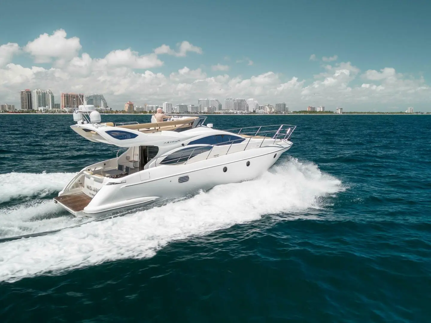 2009 Azimut flybridge