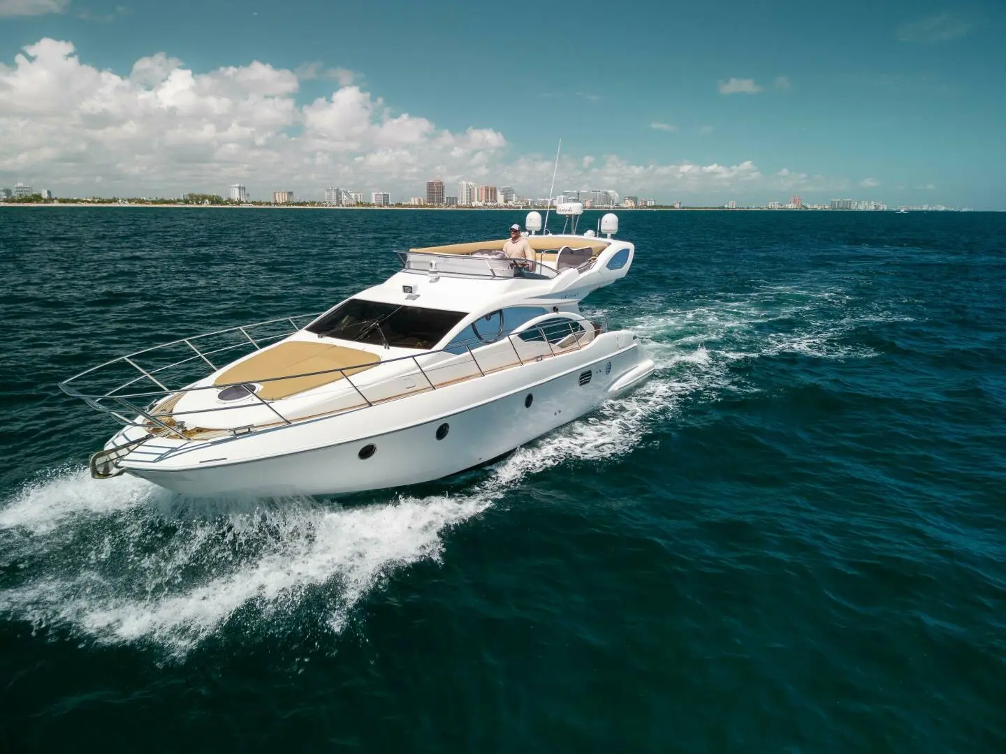 2009 Azimut flybridge