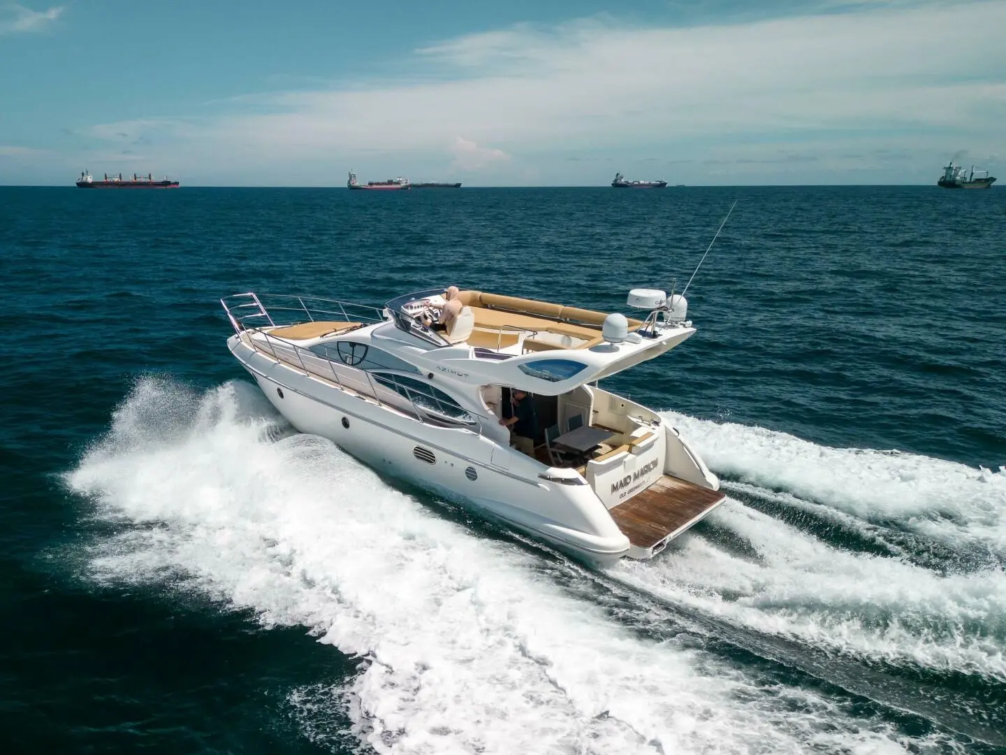 2009 Azimut flybridge