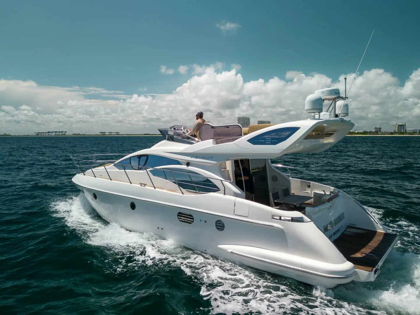 2009 Azimut flybridge