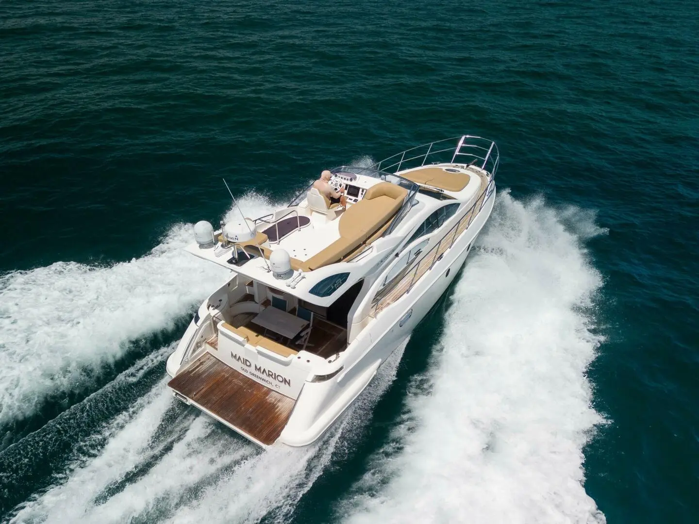 2009 Azimut flybridge