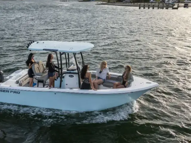 Sea Pro 222 Center Console