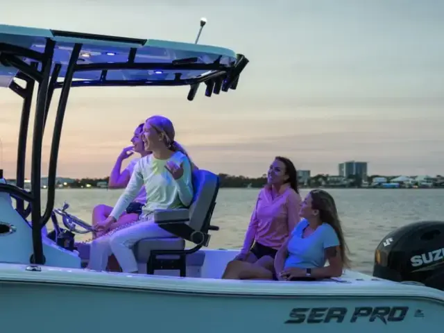 Sea Pro 222 Center Console