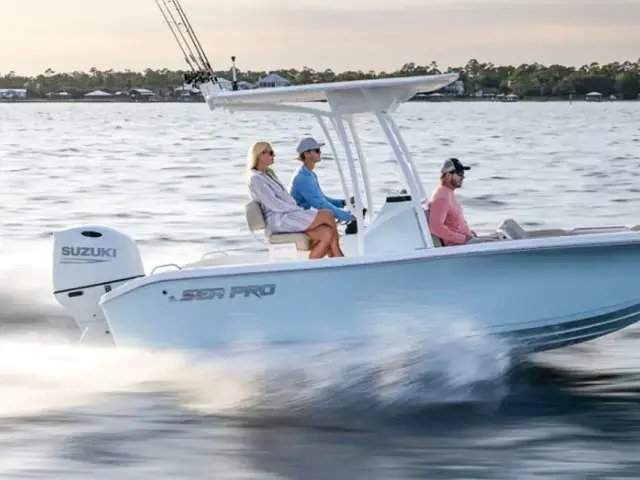 Sea Pro 202 Center Console