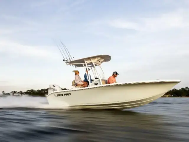 Sea Pro 202 Center Console