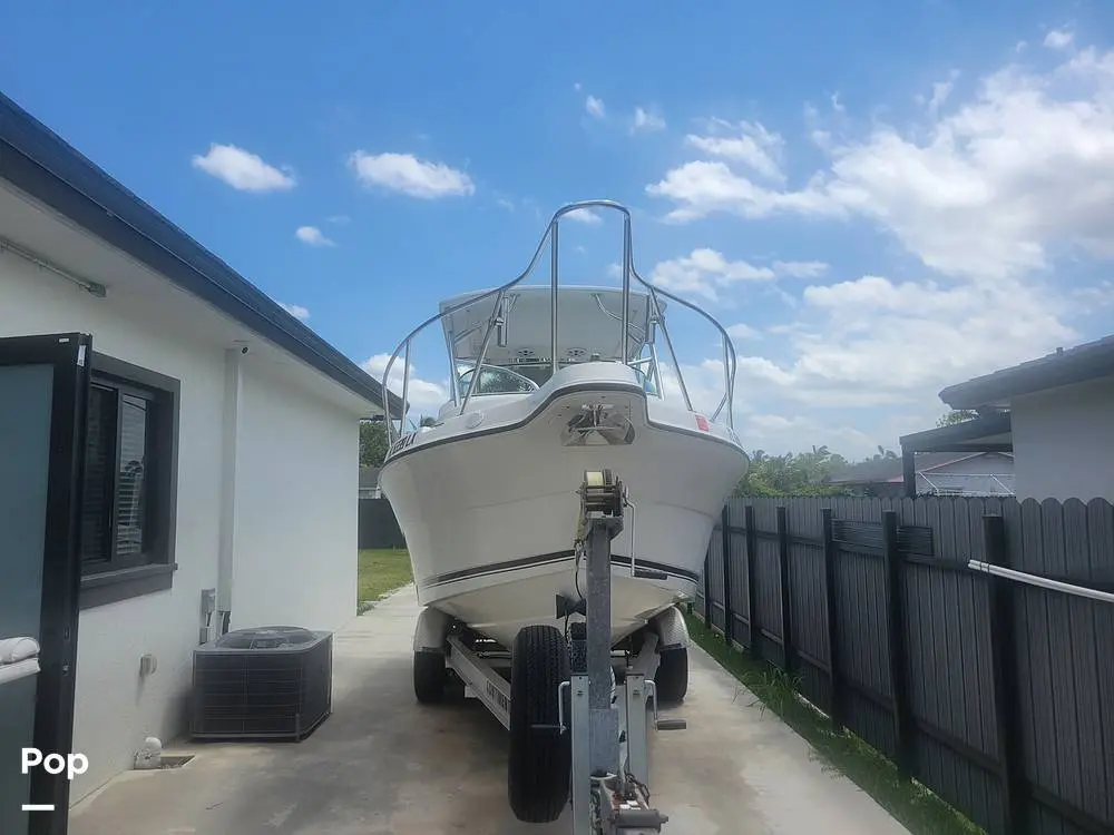 2002 Robalo r235