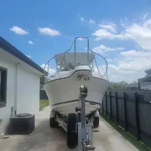 2002 Robalo R235