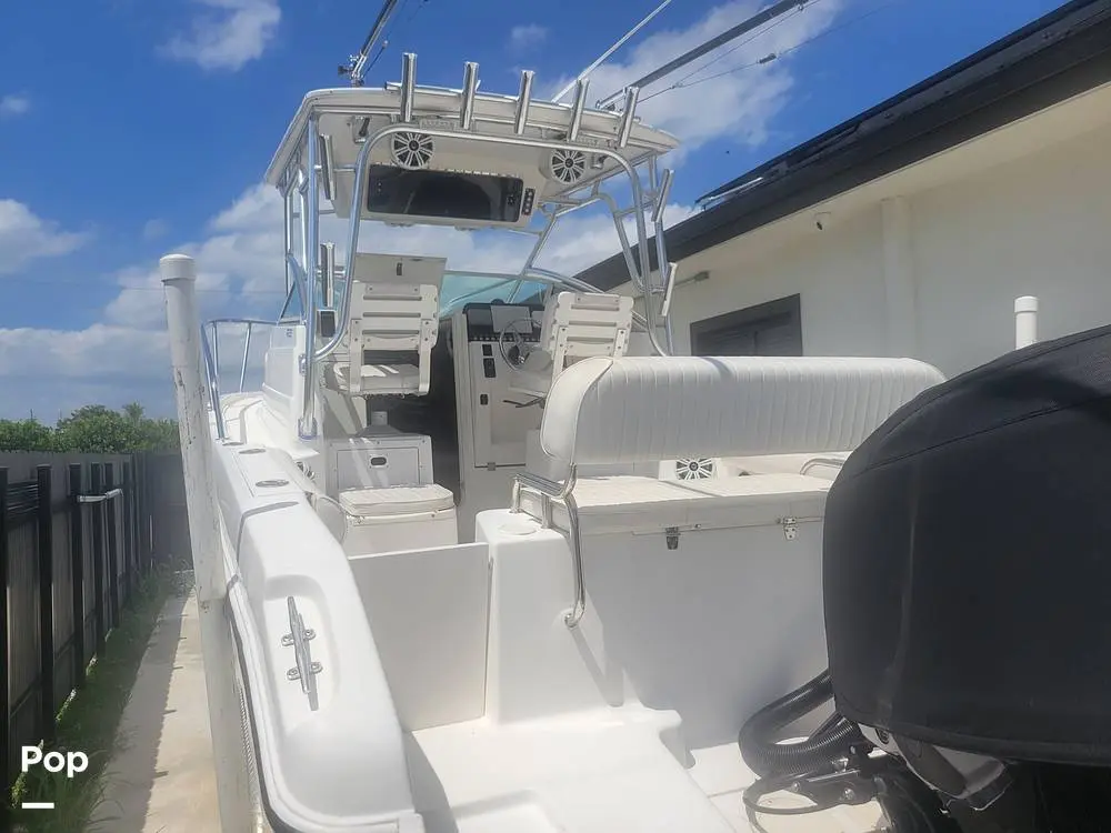 2002 Robalo r235