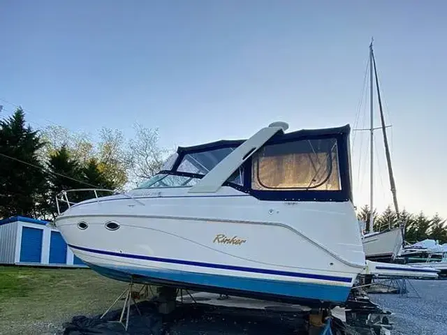 Rinker Fiesta Vee 270