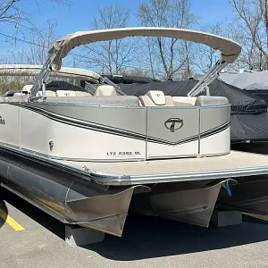 2023 Tahoe 2385 LTZ Quad Lounger