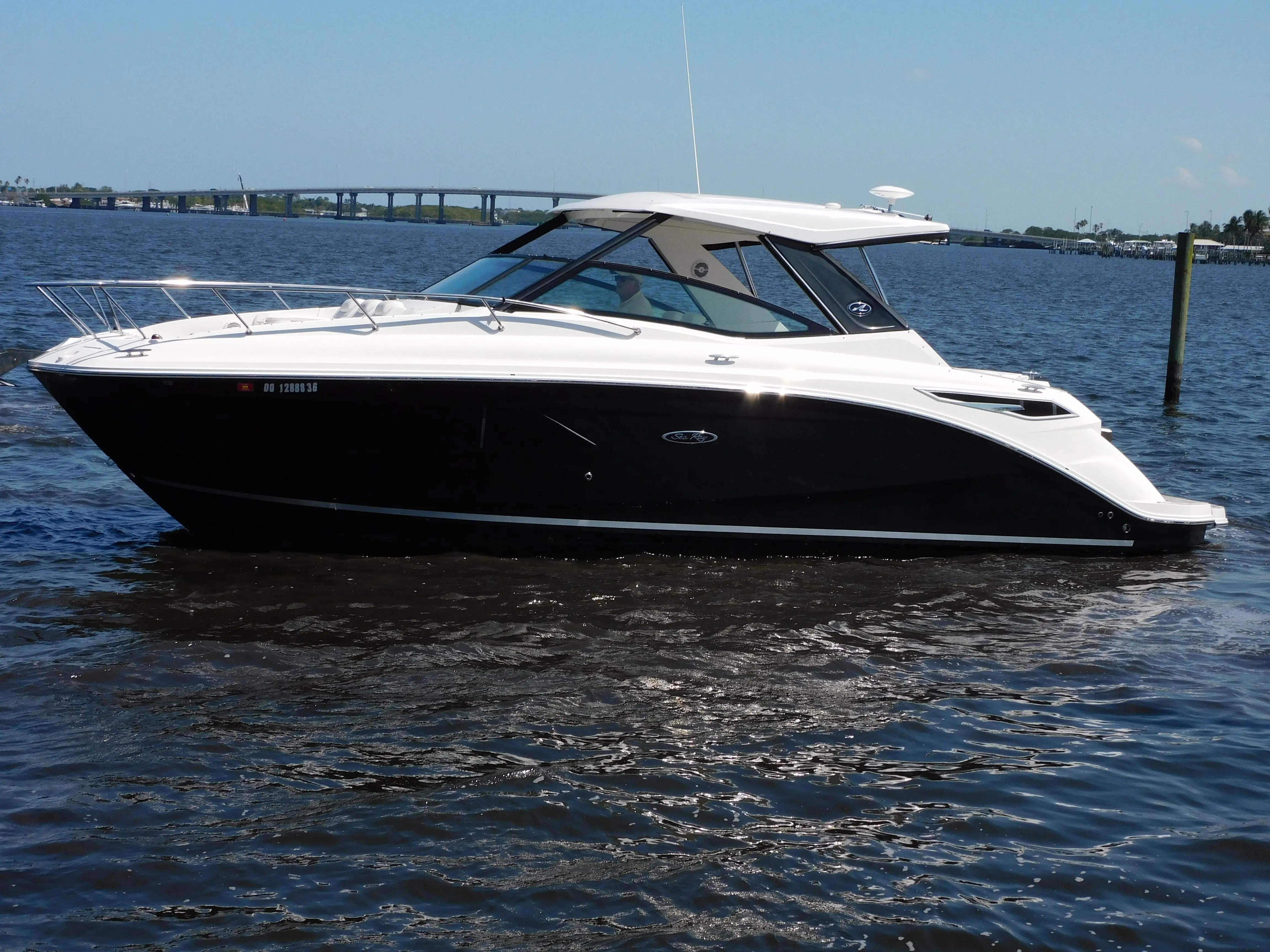 2018 Sea Ray 32