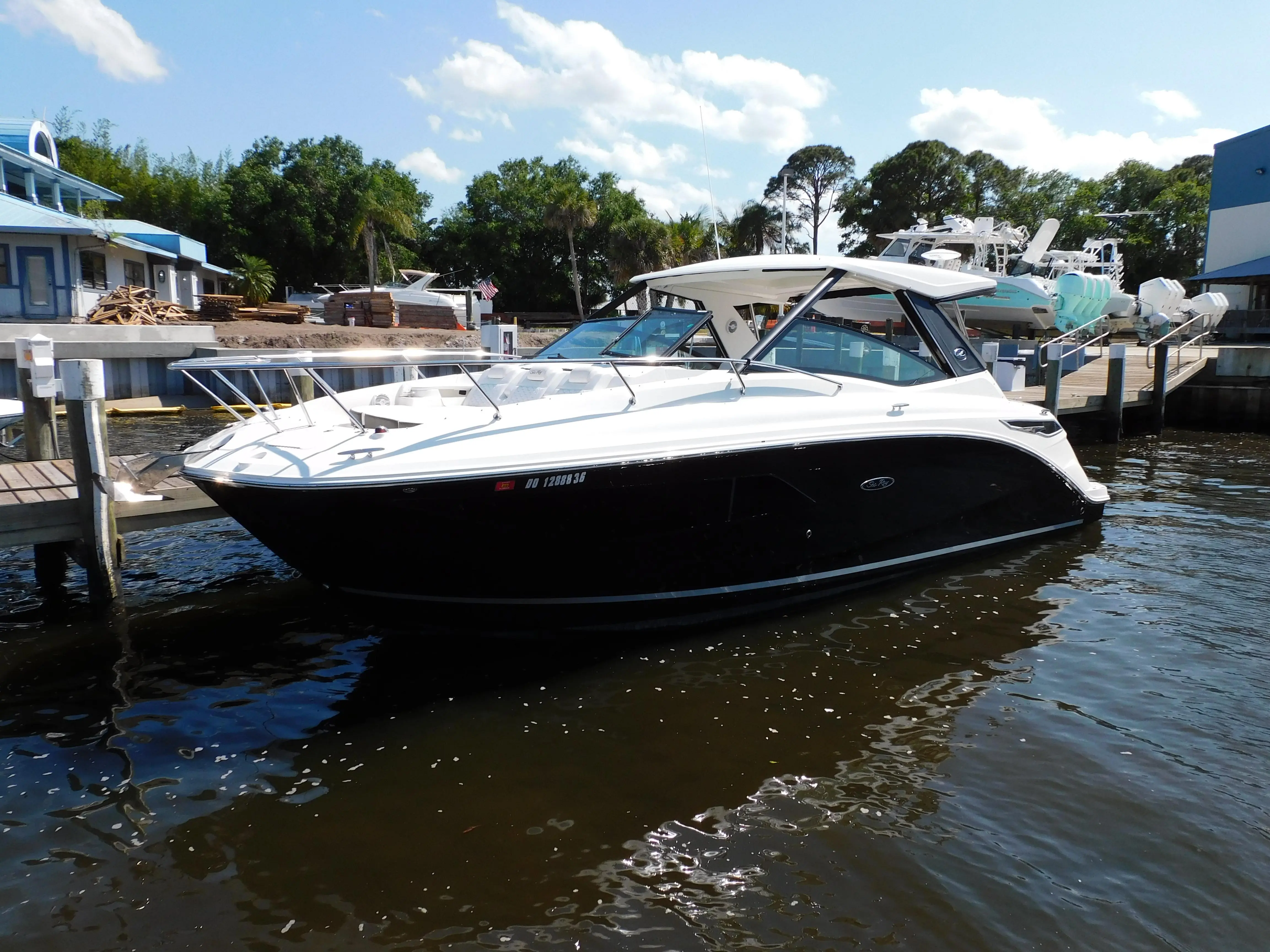 2018 Sea Ray 32