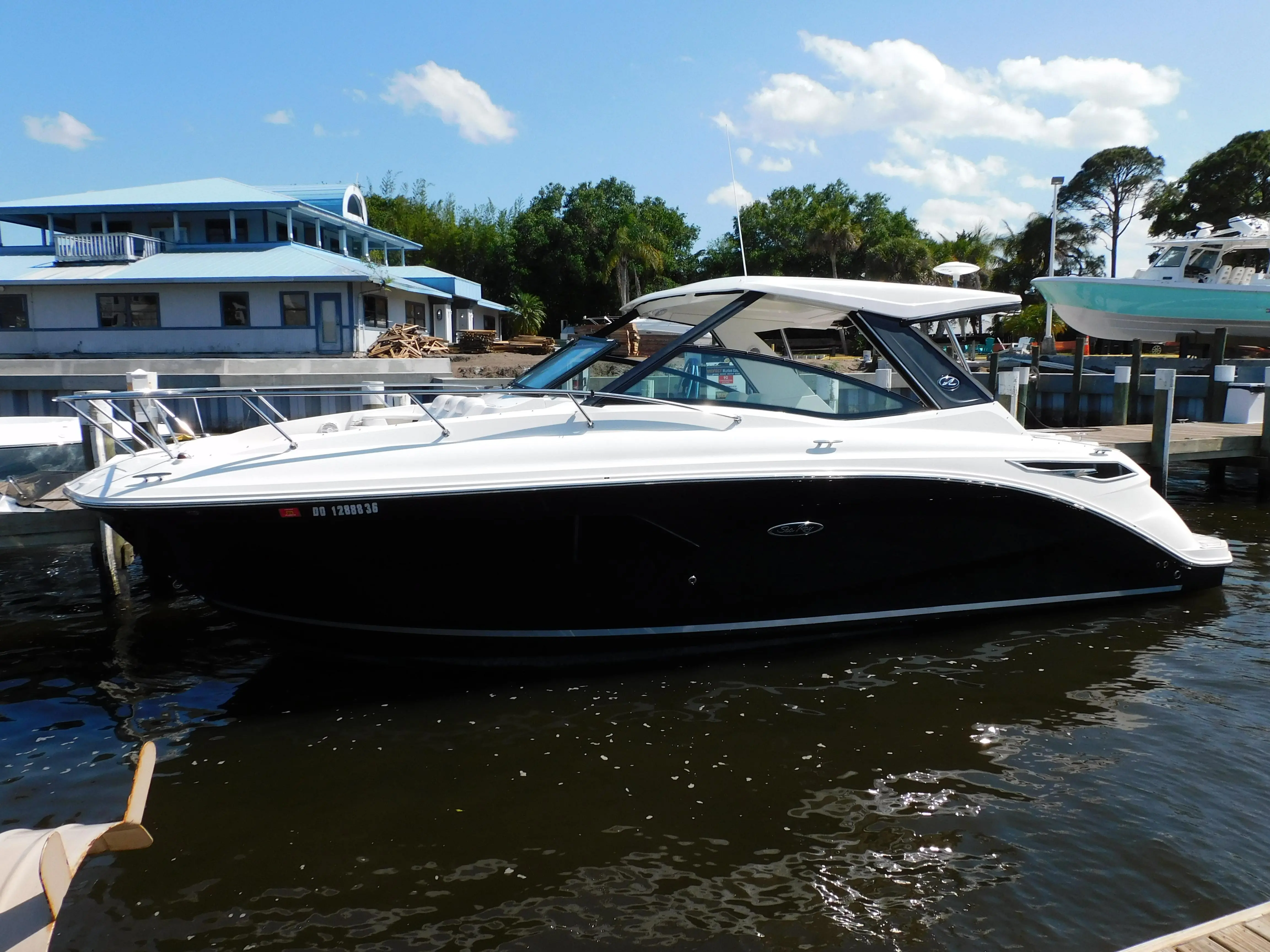 2018 Sea Ray 32