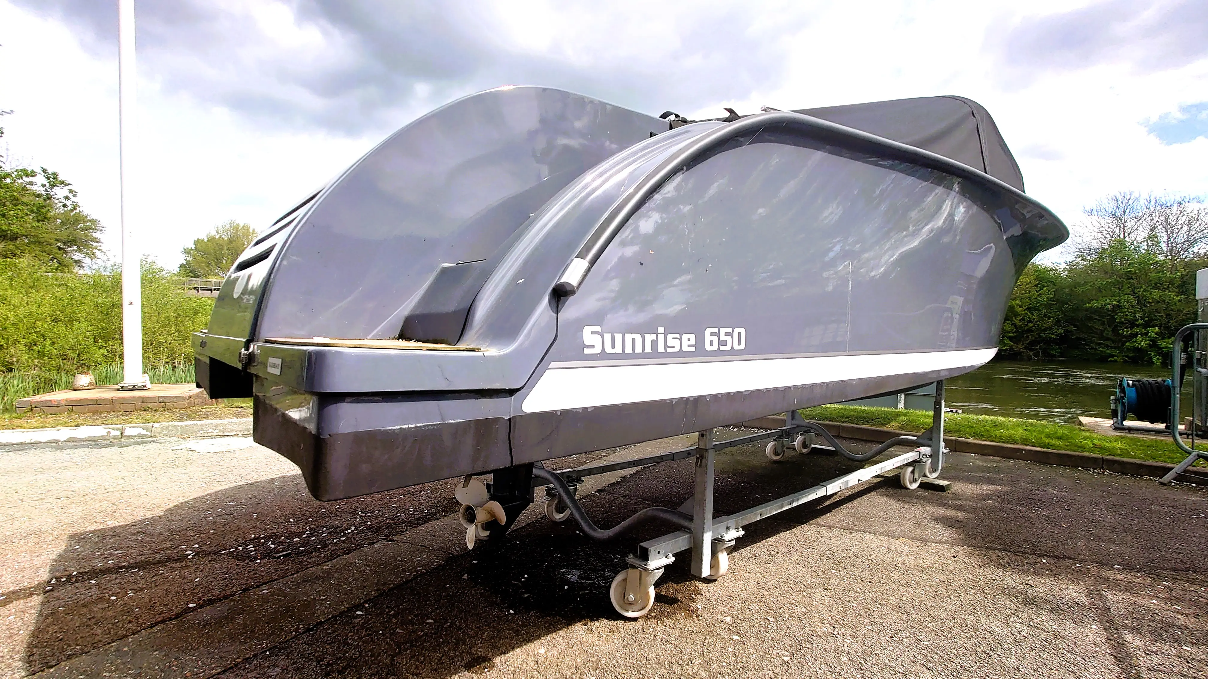 2021 Sunrise 650 tender ex display