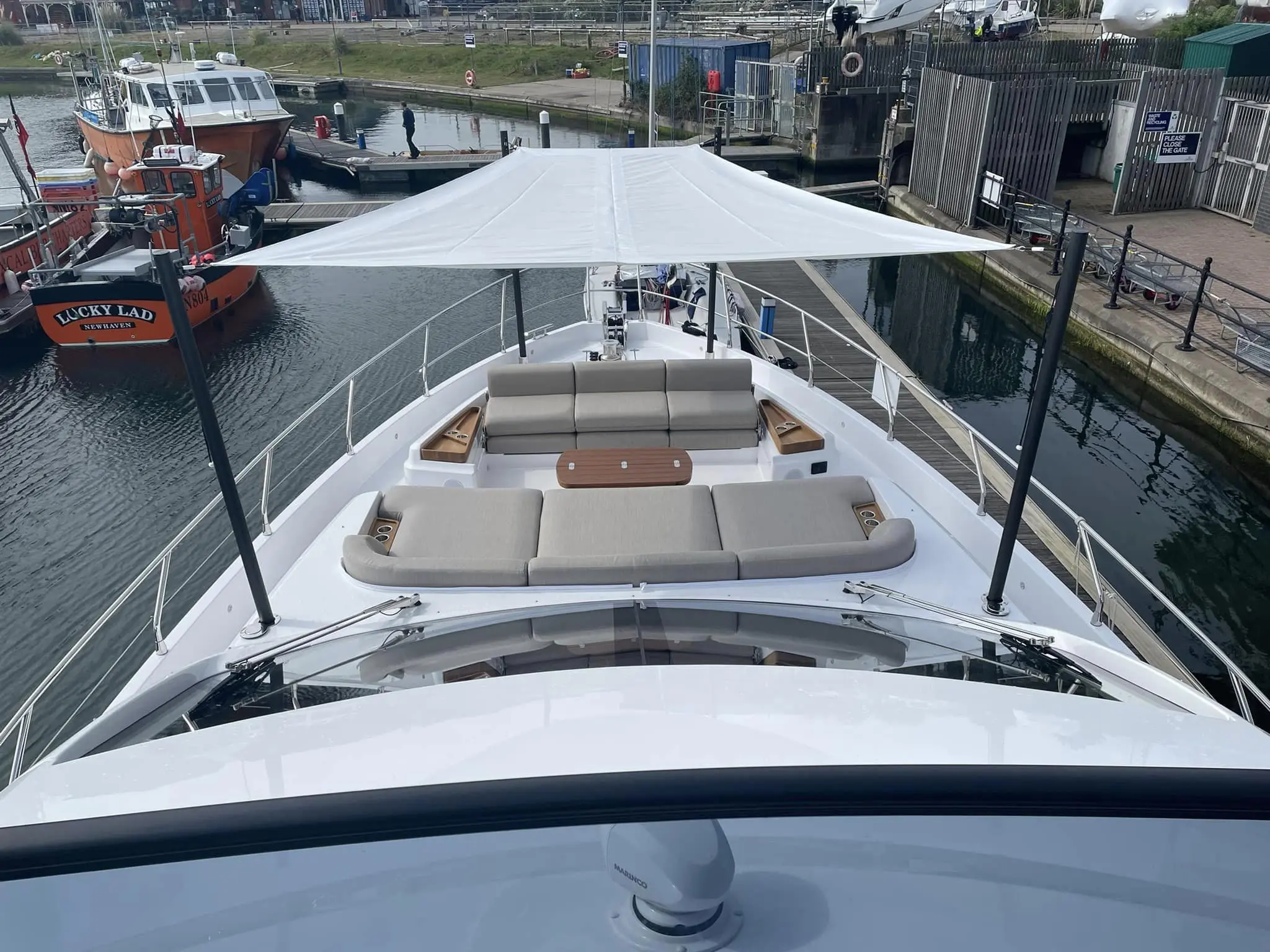 2024 Azimut 68 flybridge