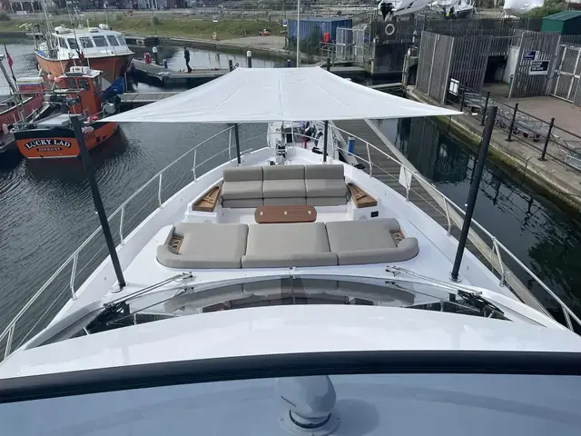 Azimut Fly 68