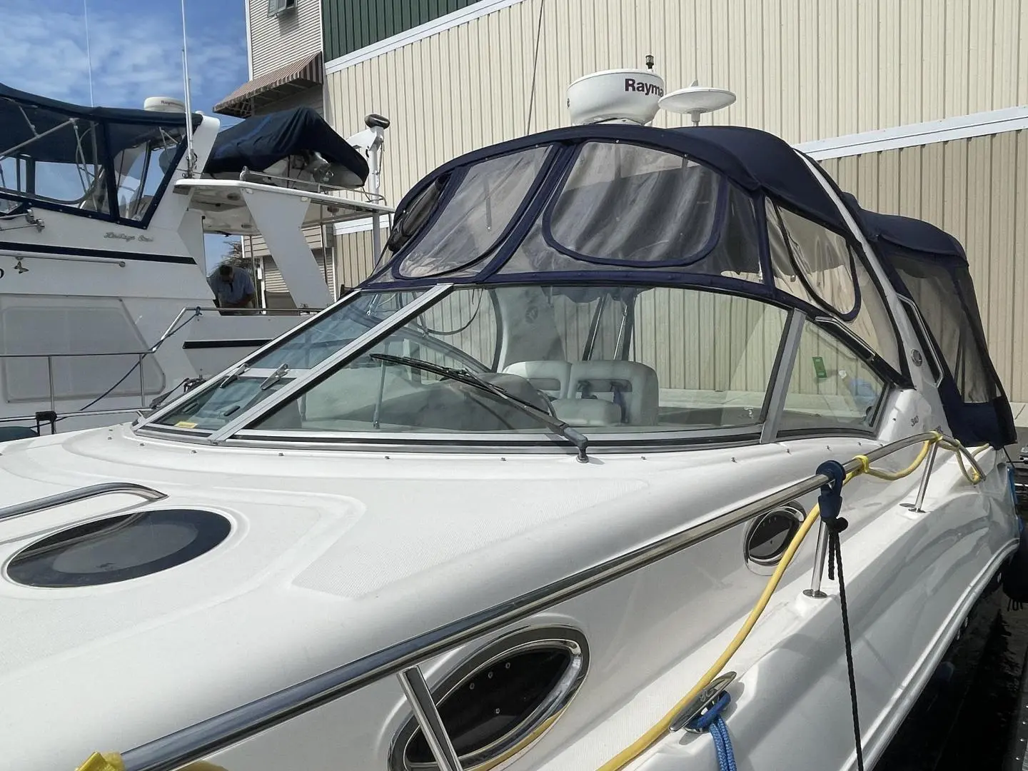 2005 Sea Ray sundancer 320