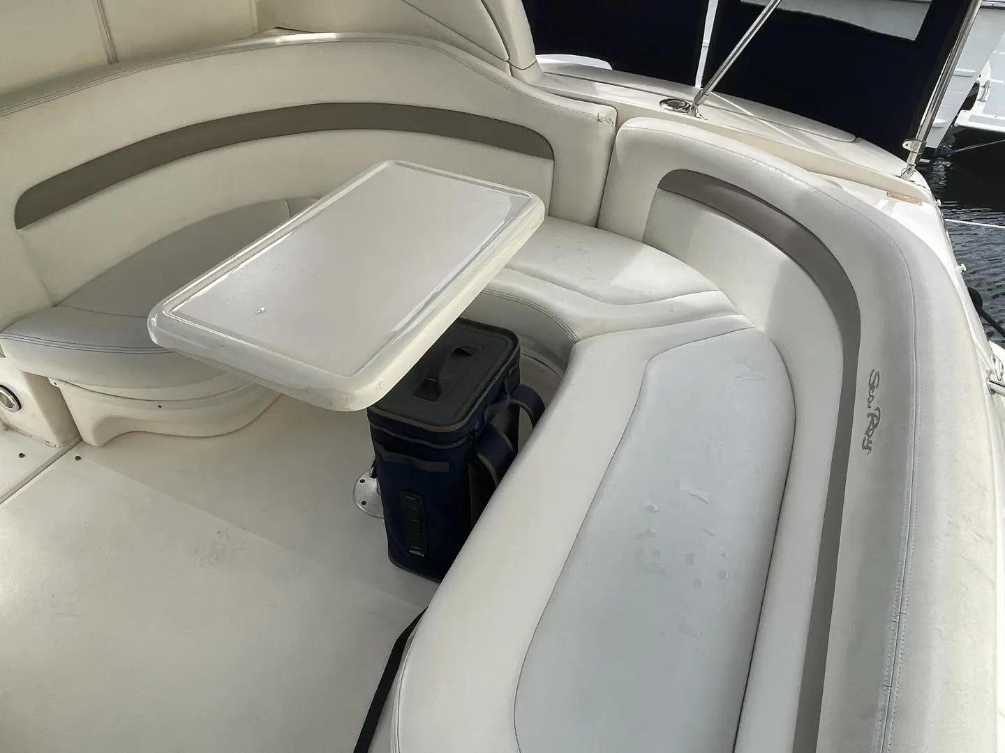 2005 Sea Ray sundancer 320