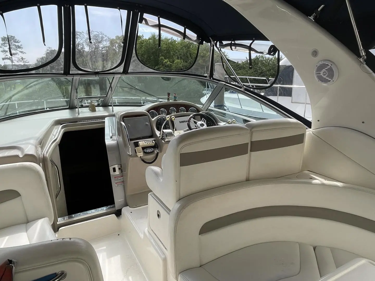 2005 Sea Ray sundancer 320