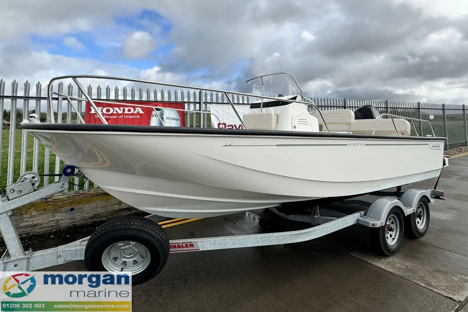 2022 Boston Whaler 190 montauk