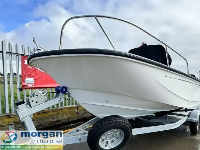 Boston Whaler 190 Montauk