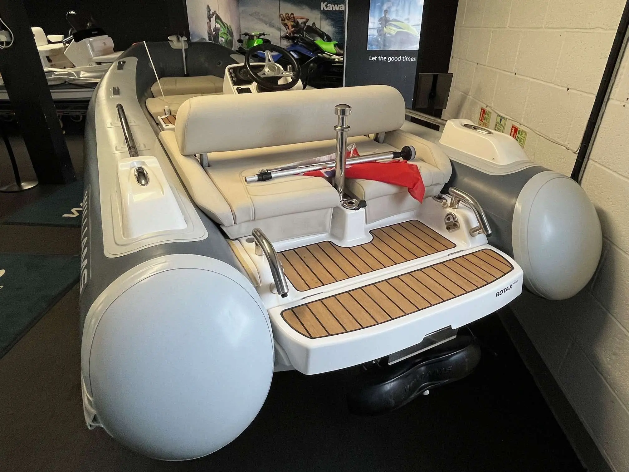 2019 Williams Jet Tenders sport jet 395