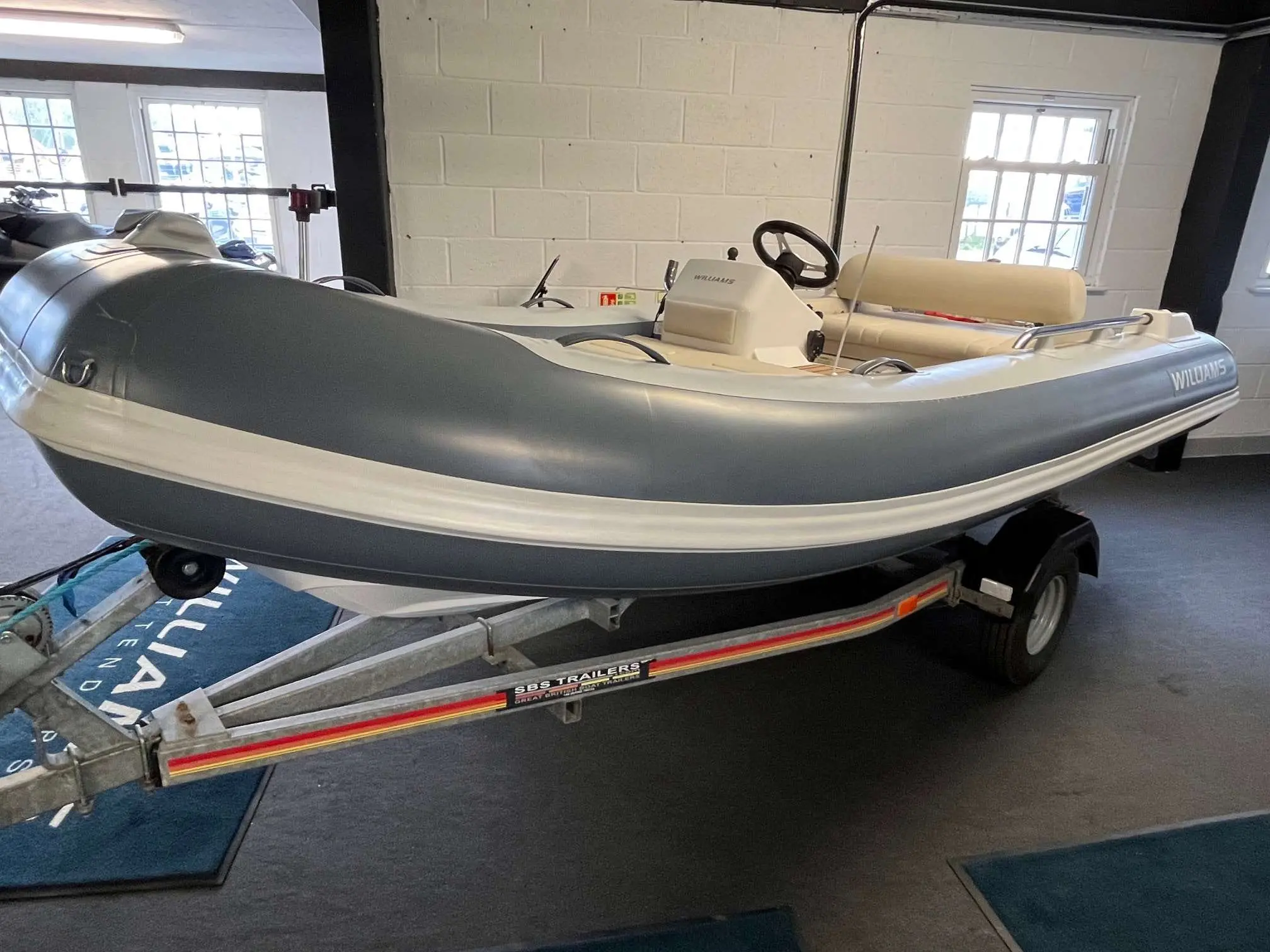 2019 Williams Jet Tenders sport jet 395