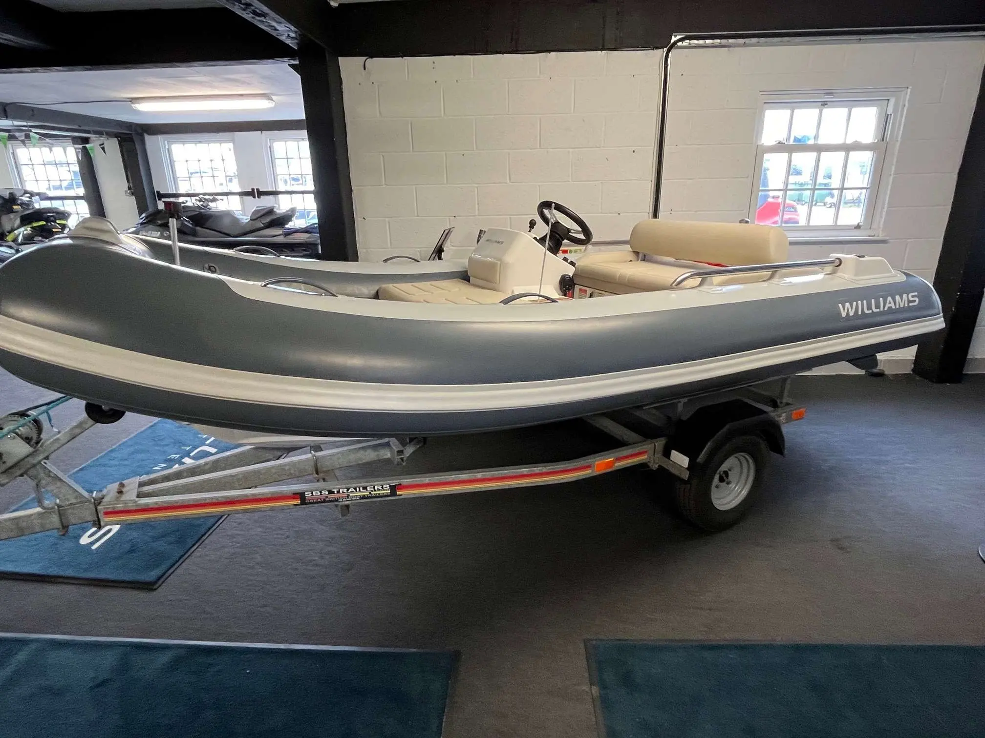 2019 Williams Jet Tenders sport jet 395