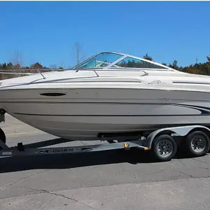 1999 Sea Ray 215 Express Cruiser