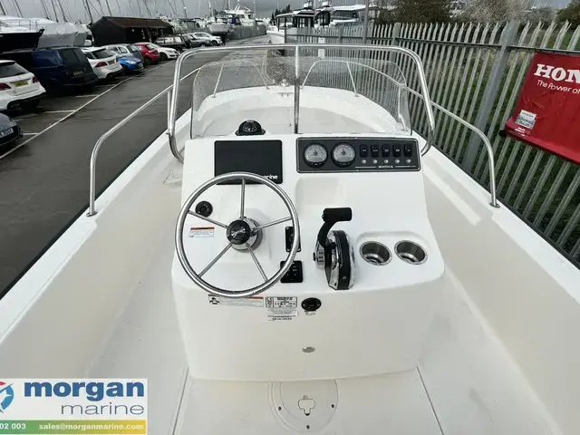 Boston Whaler 190 Montauk