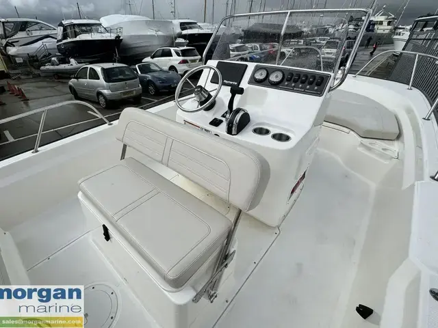 Boston Whaler 190 Montauk