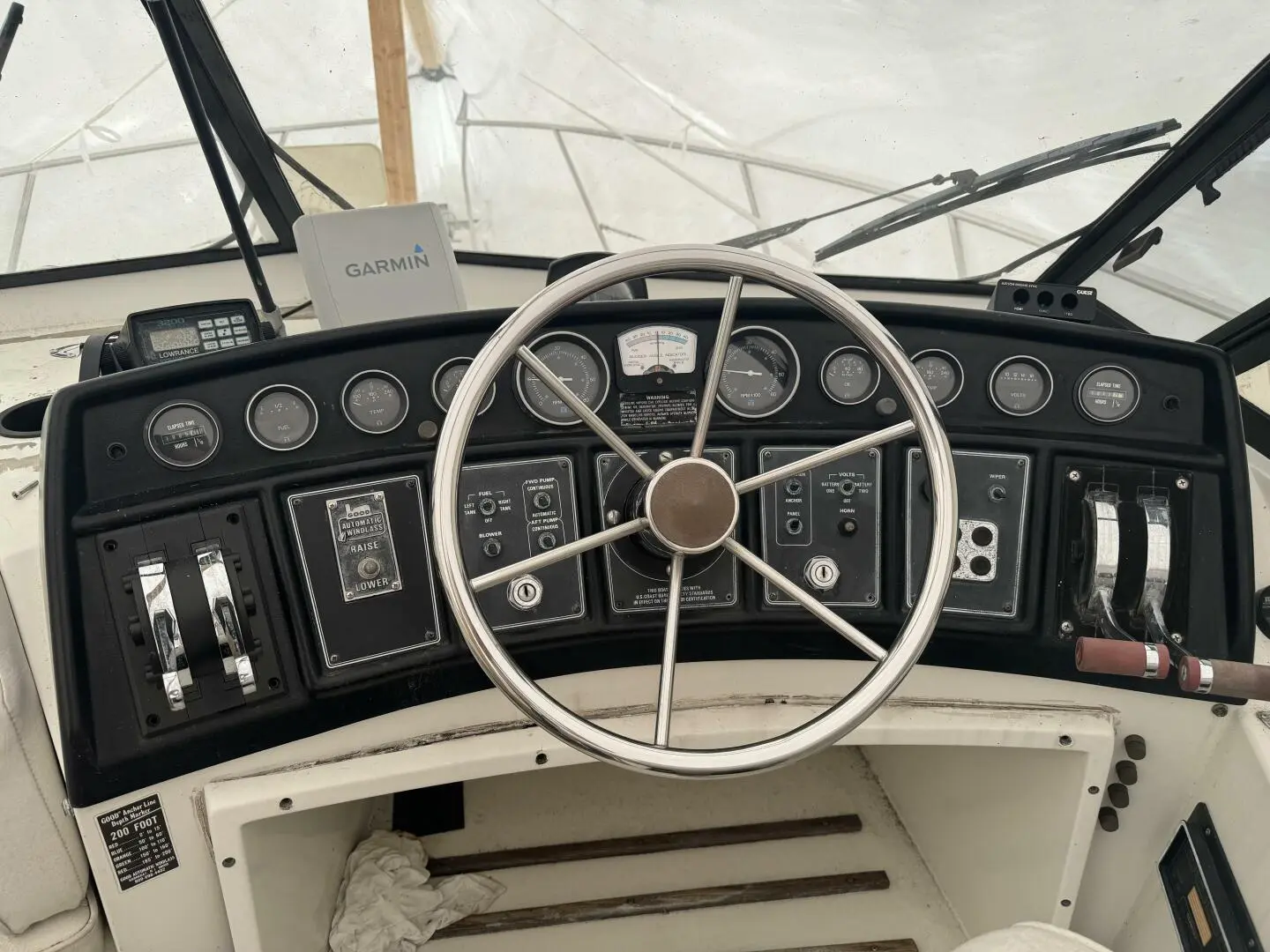 1990 Carver 3297 mariner