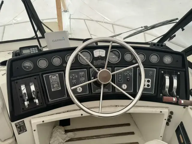 Carver 3297 Mariner