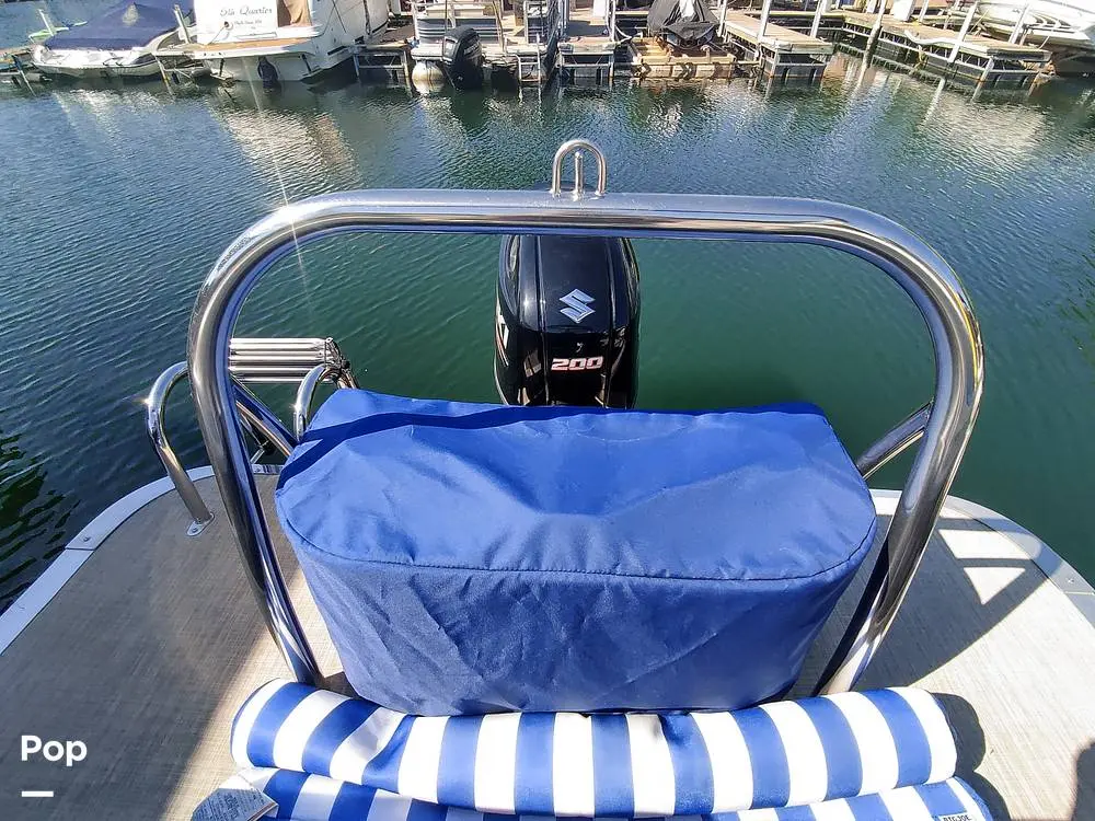 2018 Avalon lsz quad lounger tritoon