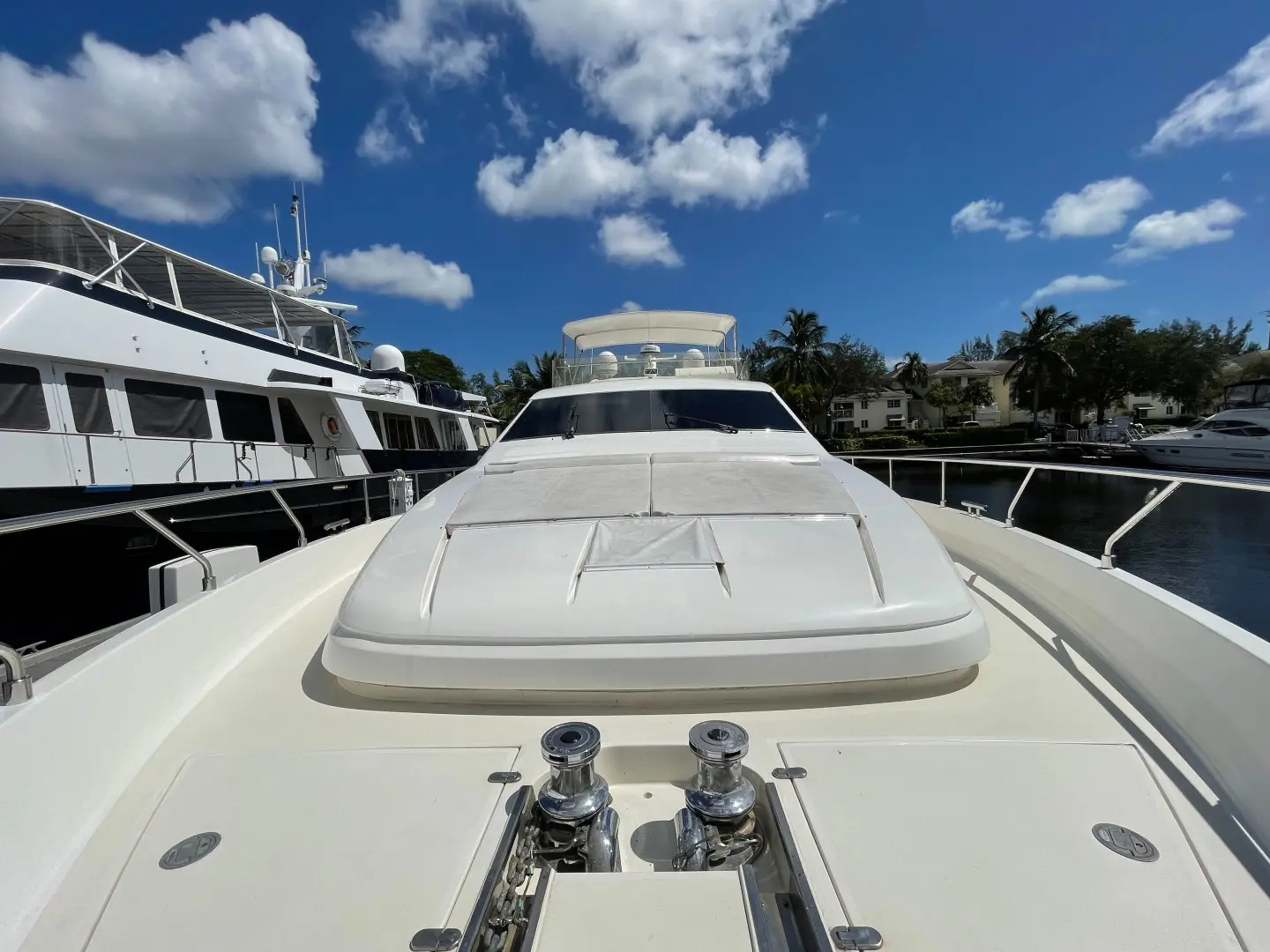 2001 Ferretti 680