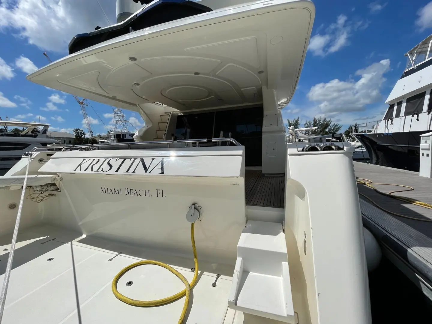 2001 Ferretti 680