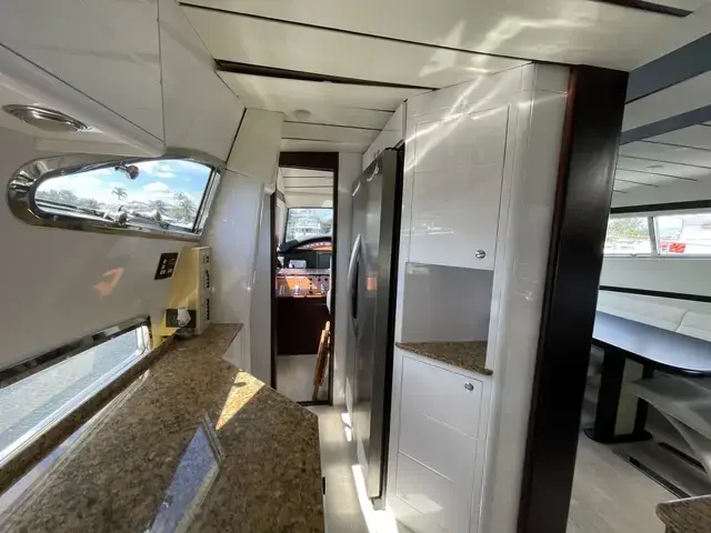 Ferretti Yachts 680