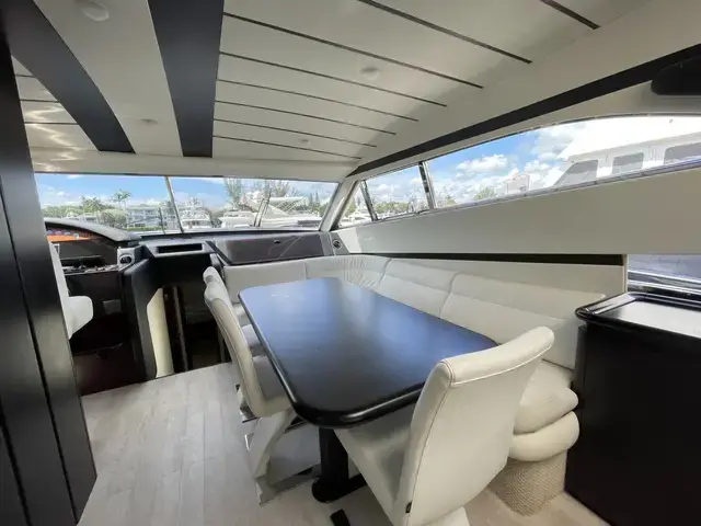 Ferretti Yachts 680