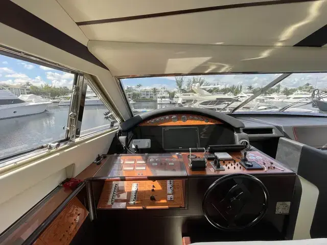 Ferretti Yachts 680