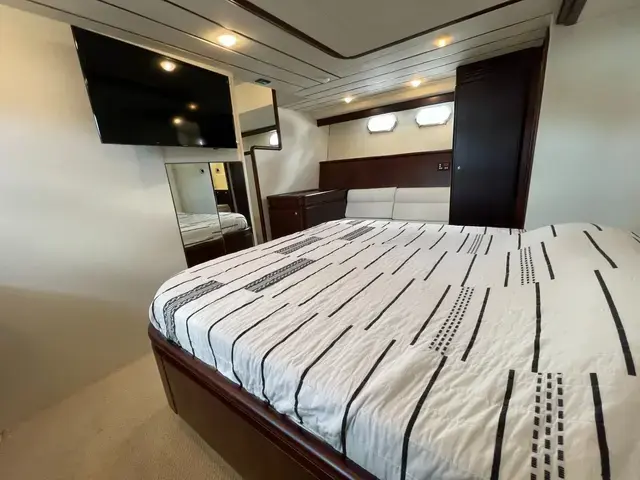 Ferretti Yachts 680