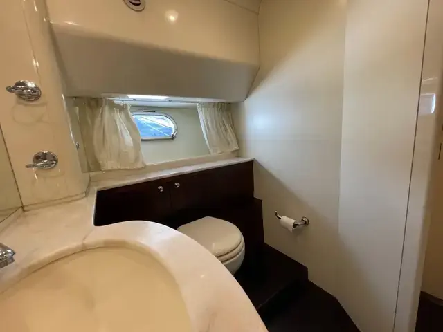 Ferretti Yachts 680