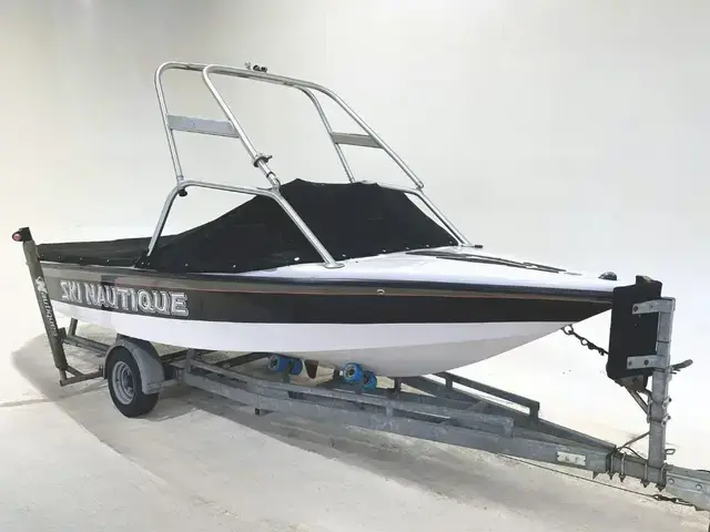 Correct Craft Ski Nautique 196 Limited