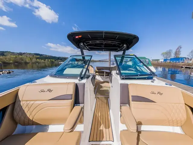 Sea Ray SLX 260