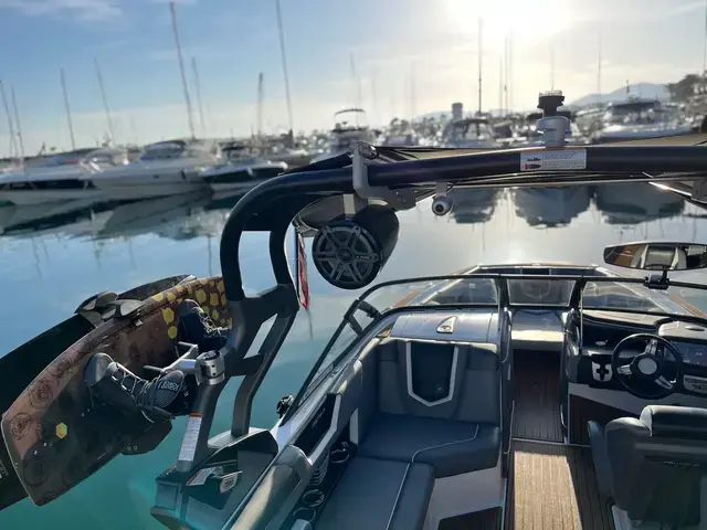 Nautique G25 Coastal