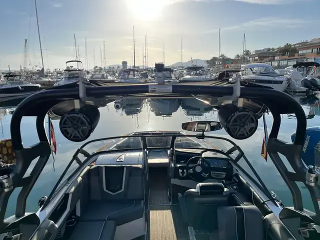 Nautique G25 Coastal