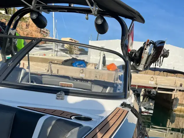 Nautique G25 Coastal