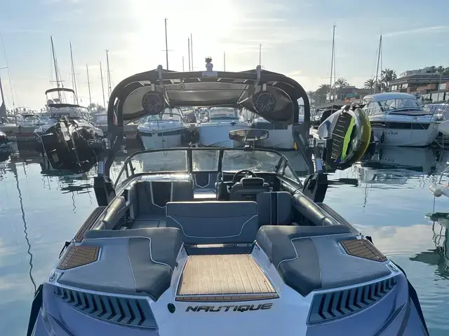 Nautique G25 Coastal