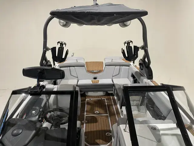 Nautique G23